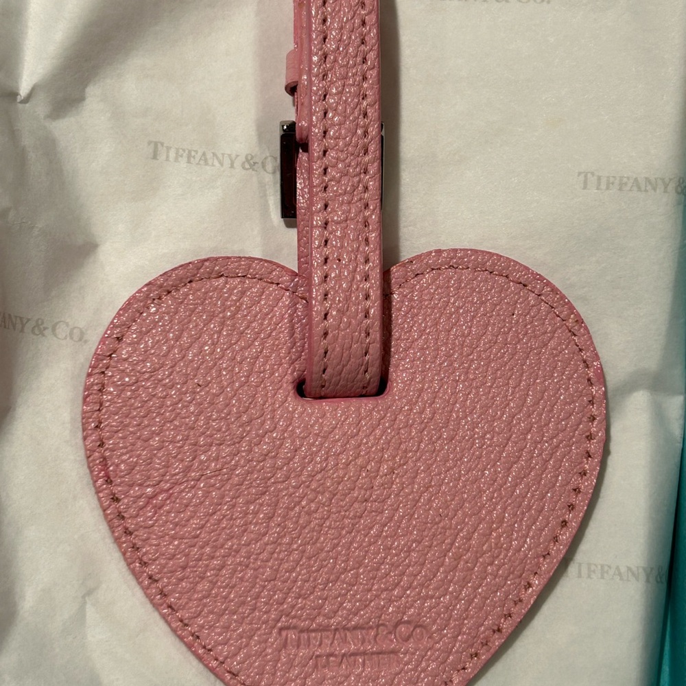 New in Box TIFFANY AND CO Pink Leather Luggage Tag